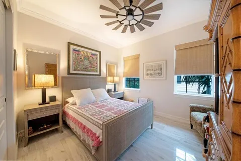 $1,075,000 | 381 West Mallory Circle, Delray Beach, FL 33483