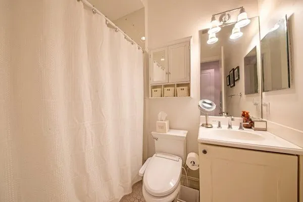 $975,000 | 381 West Mallory Circle, Delray Beach, FL 33483