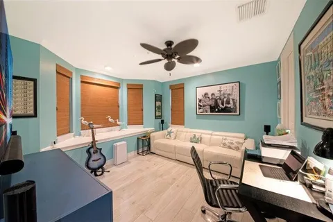 $1,075,000 | 381 West Mallory Circle, Delray Beach, FL 33483