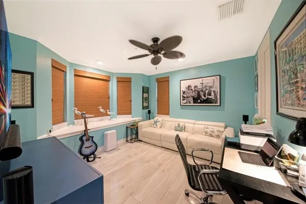 $975,000 | 381 West Mallory Circle, Delray Beach, FL 33483