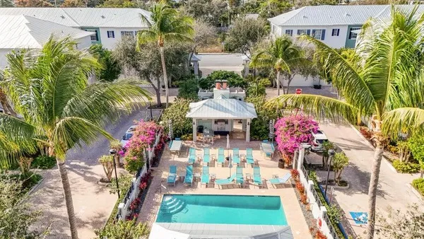$975,000 | 381 West Mallory Circle, Delray Beach, FL 33483