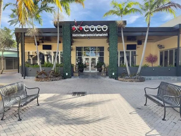 $975,000 | 381 West Mallory Circle, Delray Beach, FL 33483