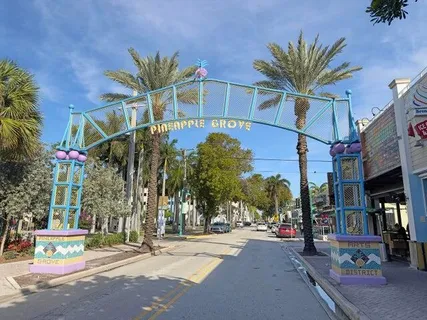 $1,075,000 | 381 West Mallory Circle, Delray Beach, FL 33483