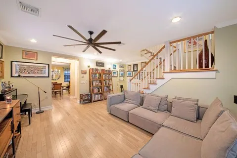 $1,075,000 | 381 West Mallory Circle, Delray Beach, FL 33483