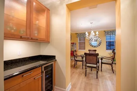 $1,075,000 | 381 West Mallory Circle, Delray Beach, FL 33483