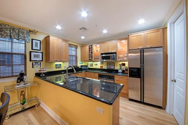 $975,000 | 381 West Mallory Circle, Delray Beach, FL 33483