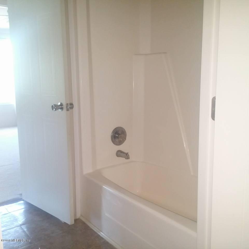 28749 Sundberg Road Hilliard, FL 32046 - Photo 37 of 38 hall tub