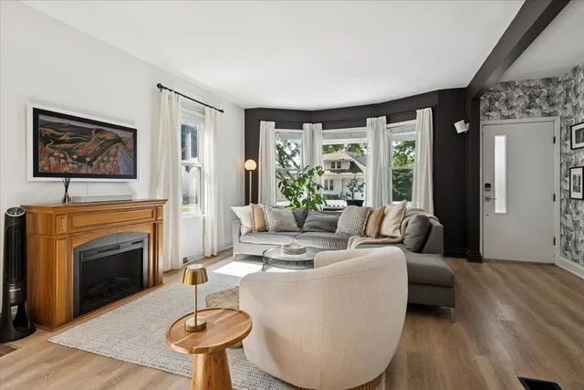 $550,000 | 1124 Lathrop Avenue, Forest Park, IL 60130