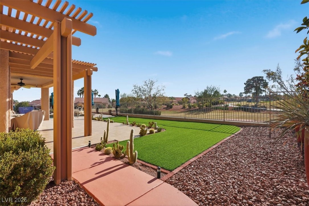 9101 Villa Ridge Drive Las Vegas, NV 89134 - Photo 37 of 39