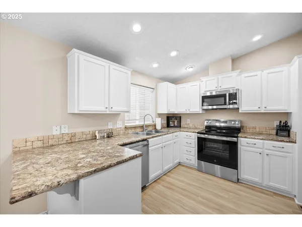 $114,500 | 145 Samantha Way, Canyonville, OR 97417