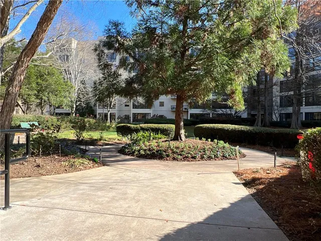 $215,000 | 1800 Clairmont Lake, Unit 711, Decatur, GA 30033