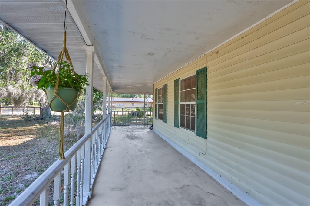 2710 Lewis Road Dover, FL 33527 - Photo 5 of 56