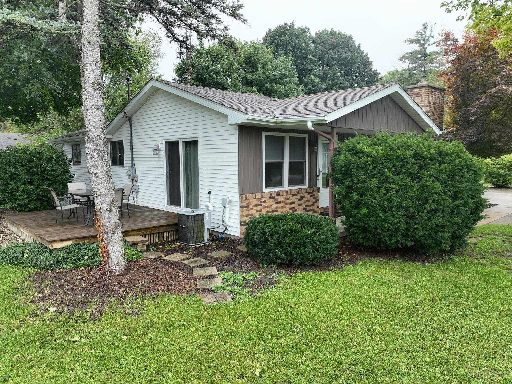 11030 North Evergreen Road Birch Run, MI 48415 - Photo 6 of 51 50123126-6.JPG