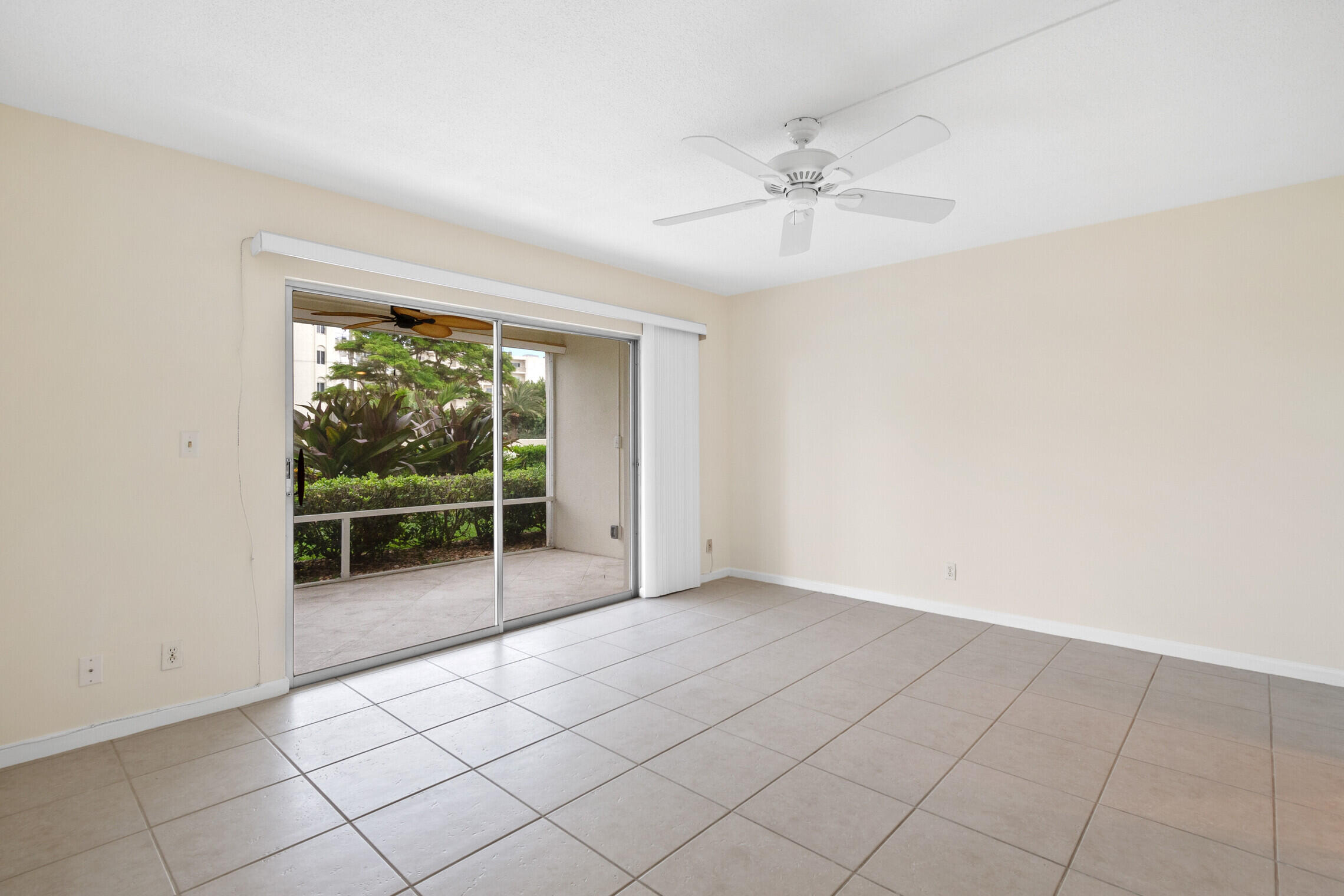 325 South Beach Road, Unit 102 Jupiter, FL 33469 - Photo 11 of 29 10__EKP3519_mls