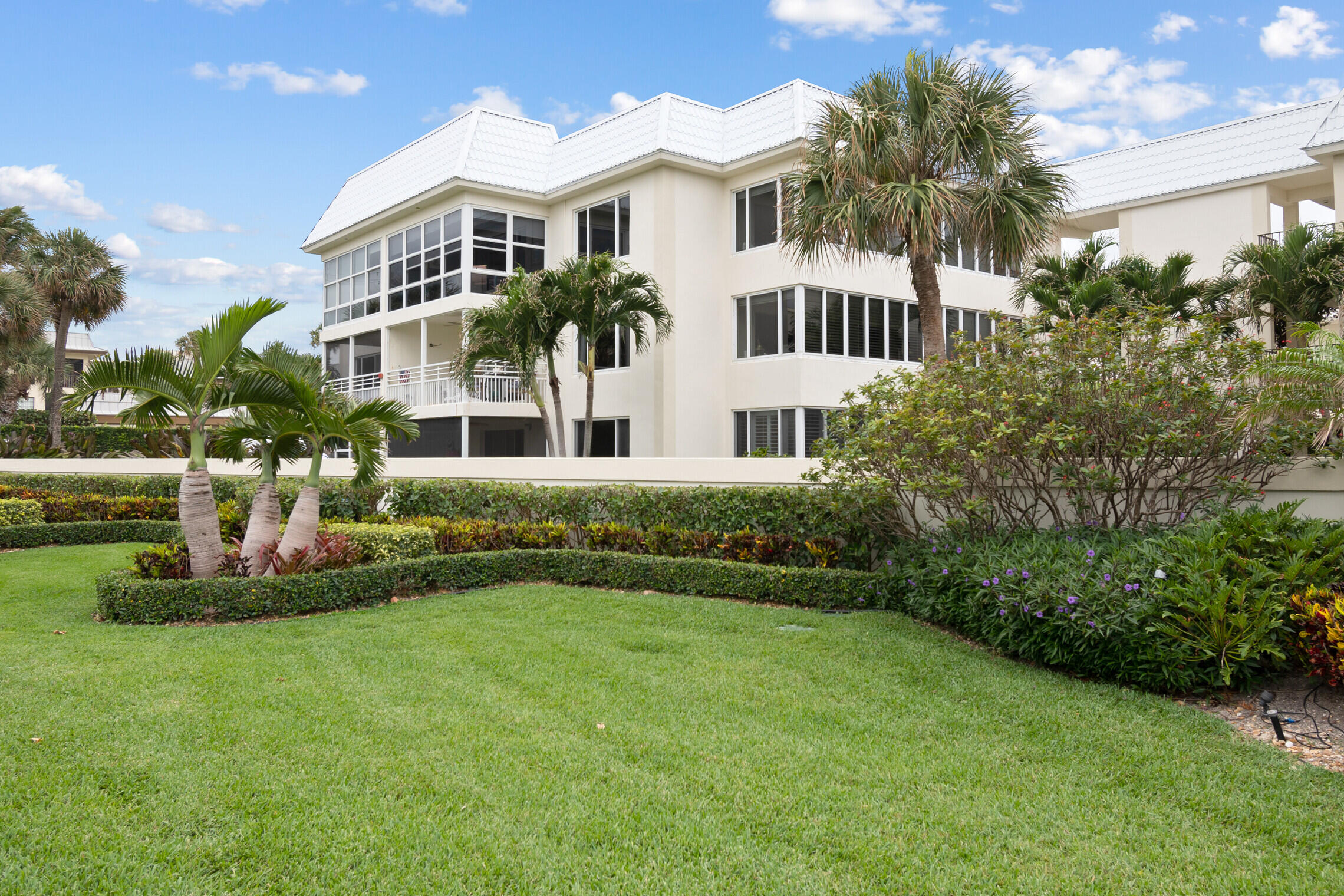 325 South Beach Road, Unit 102 Jupiter, FL 33469 - Photo 2 of 29 01__EKP3461_mls