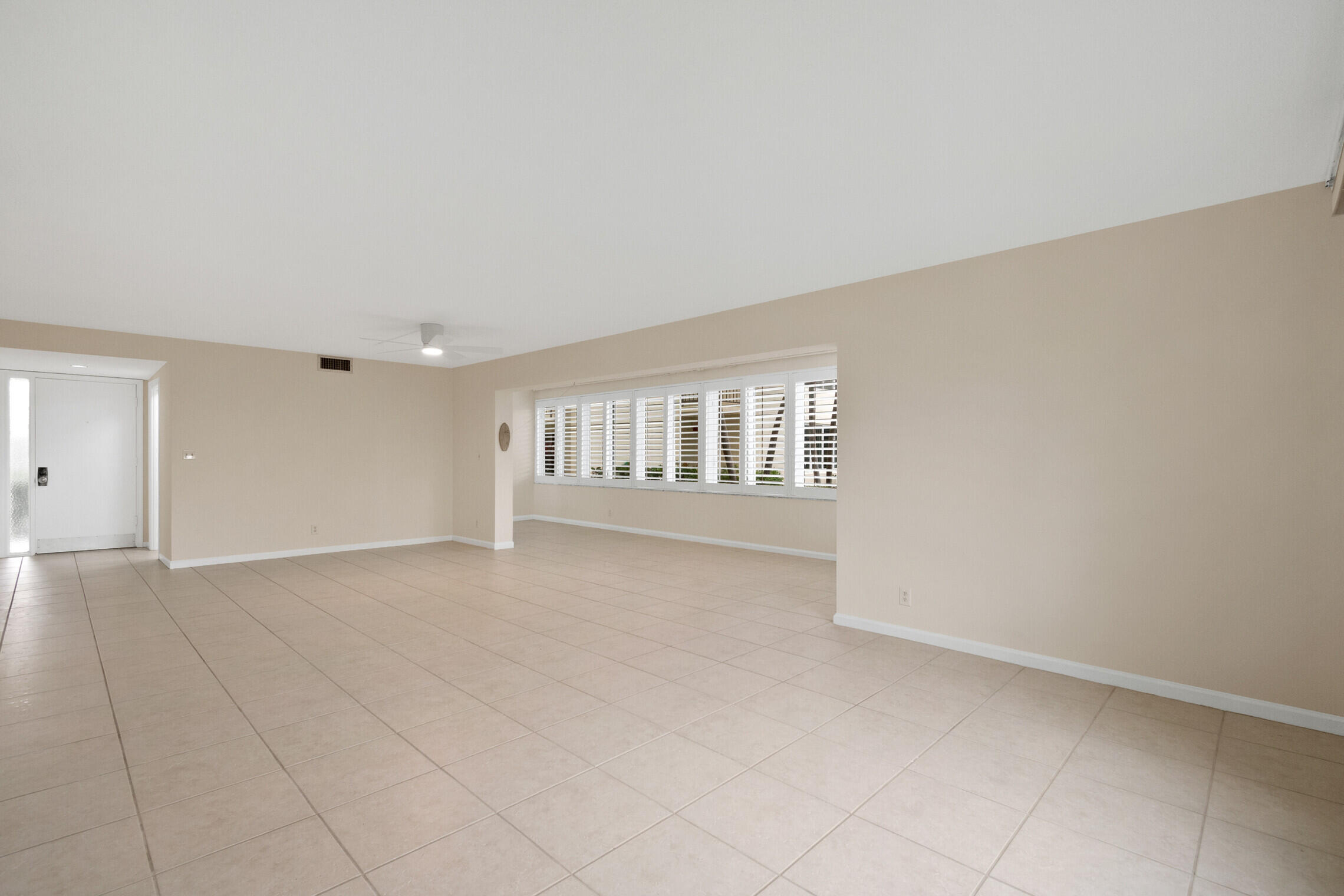 325 South Beach Road, Unit 102 Jupiter, FL 33469 - Photo 4 of 29 03__EKP3476_mls