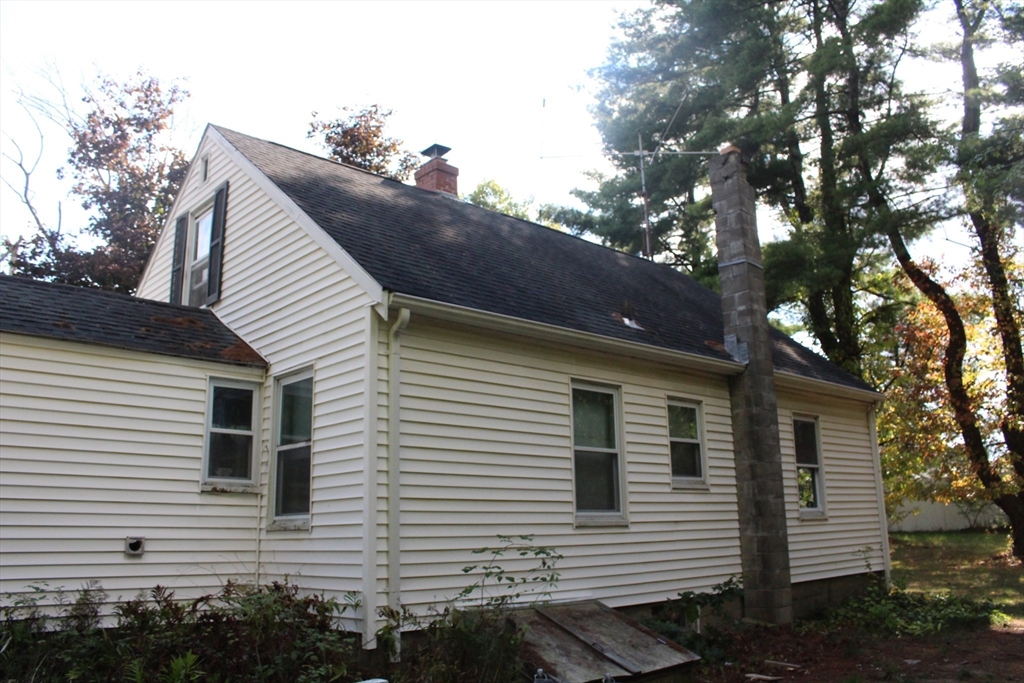 38 Elm Street East Raynham, MA 02767 - Photo 5 of 6