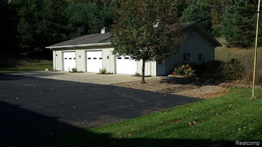 6477 Bowers Road Imlay City, MI 48444 - Photo 5 of 9