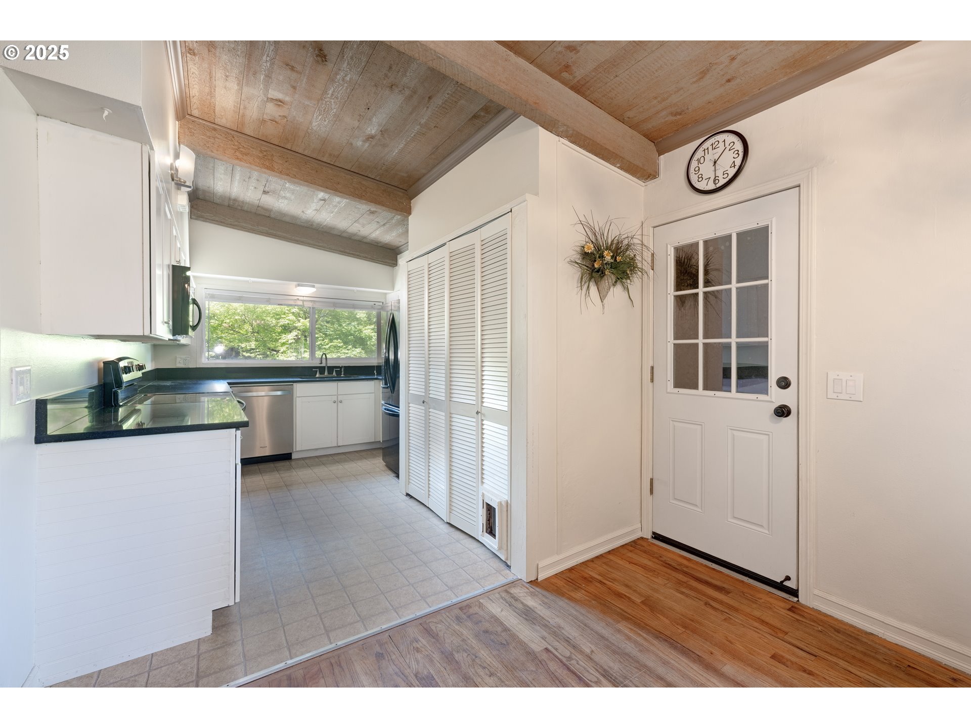 5370 Southwest Washington Avenue Beaverton, OR 97005 - Photo 13 of 25 Gallery Image 13