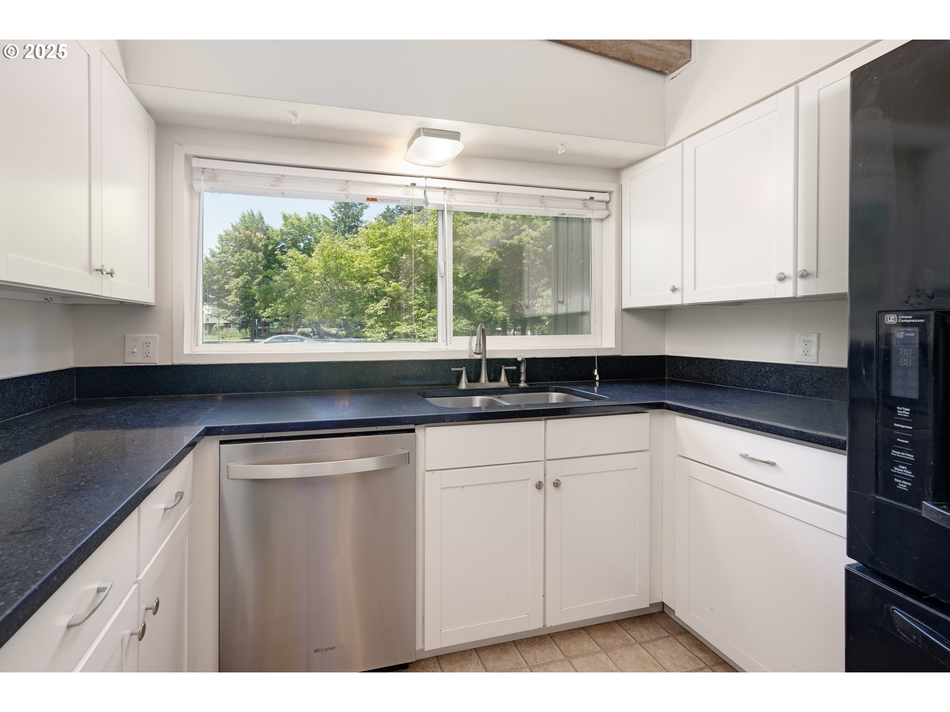 5370 Southwest Washington Avenue Beaverton, OR 97005 - Photo 8 of 25 Gallery Image 8