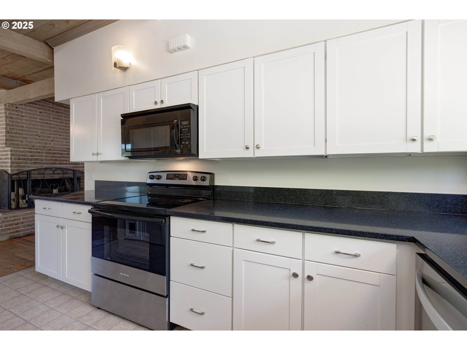 5370 Southwest Washington Avenue Beaverton, OR 97005 - Photo 9 of 25 Gallery Image 9