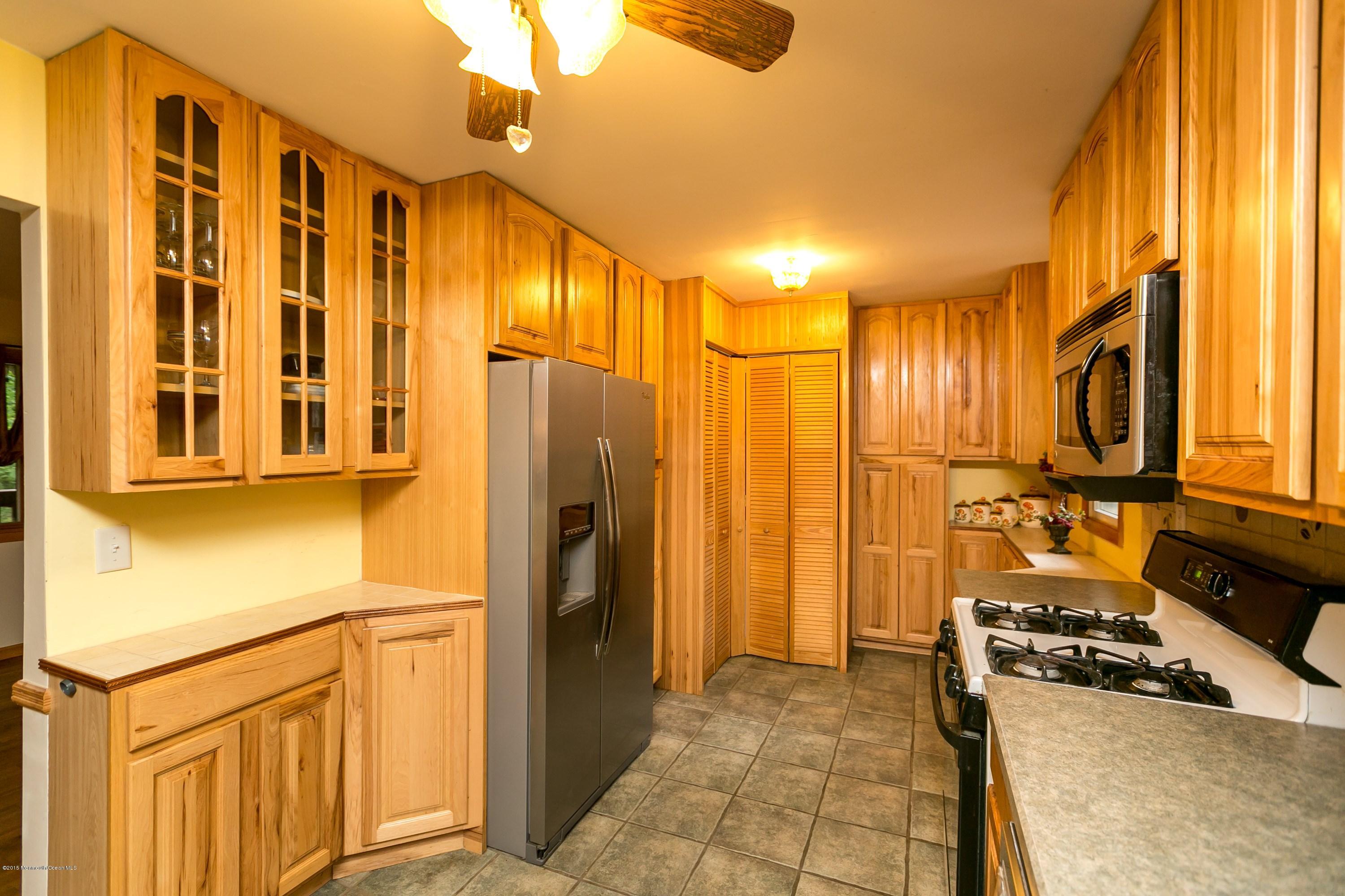 757 Green Valley Road Jackson, NJ 08527 - Photo 9 of 25 Kitchen