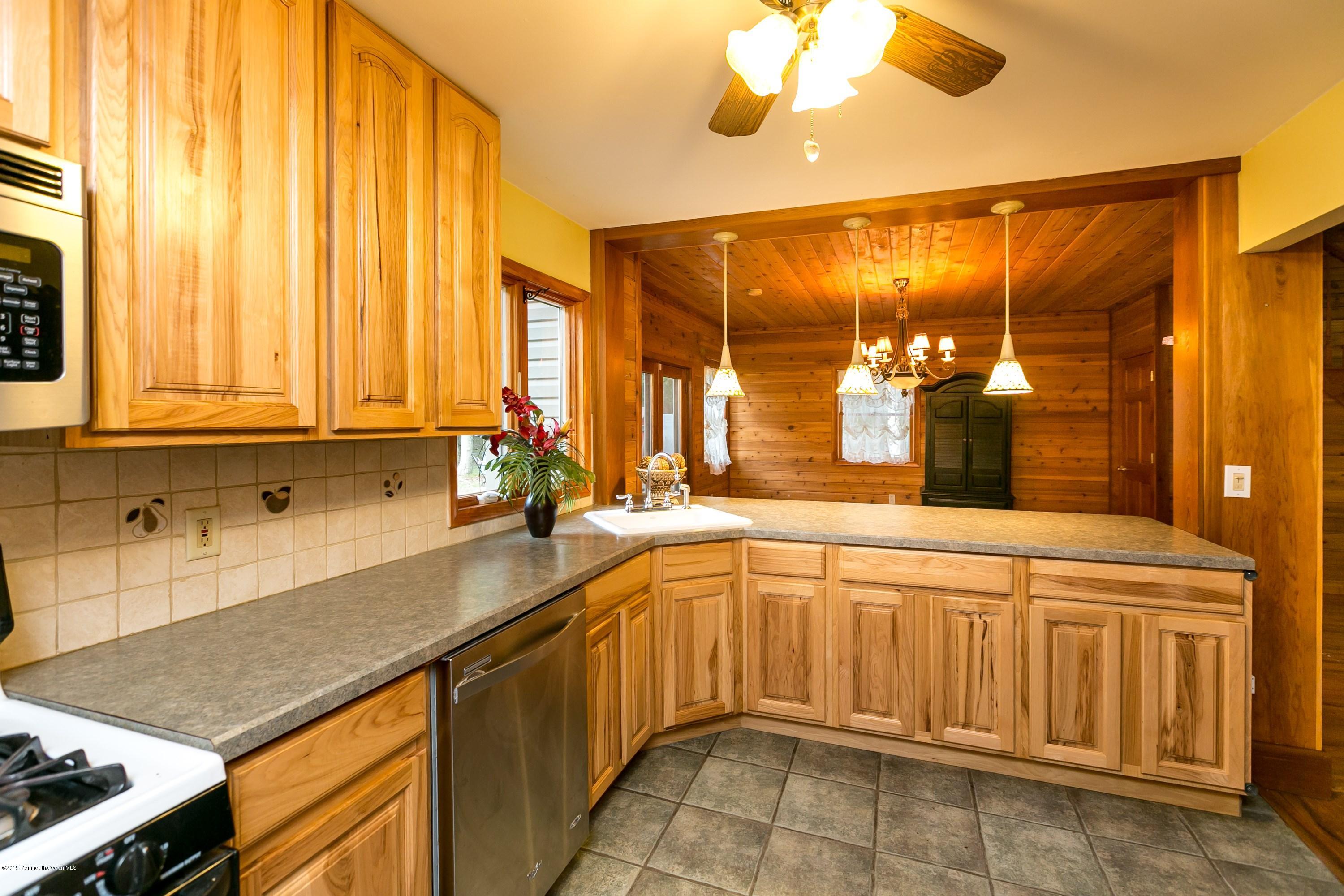 757 Green Valley Road Jackson, NJ 08527 - Photo 10 of 25 Kitchen