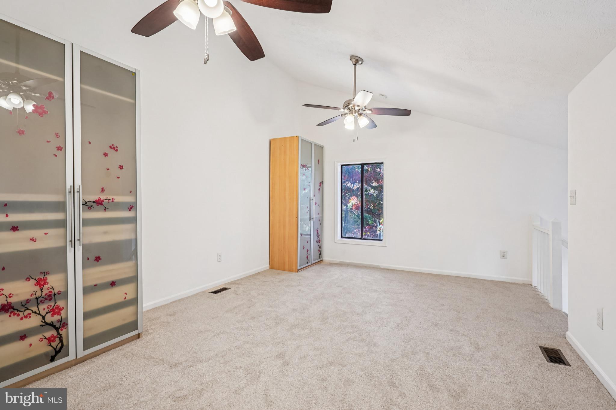 2203 Hunter's Run Drive Reston, VA 20191 - Photo 18 of 48 wooden floor in an empty room