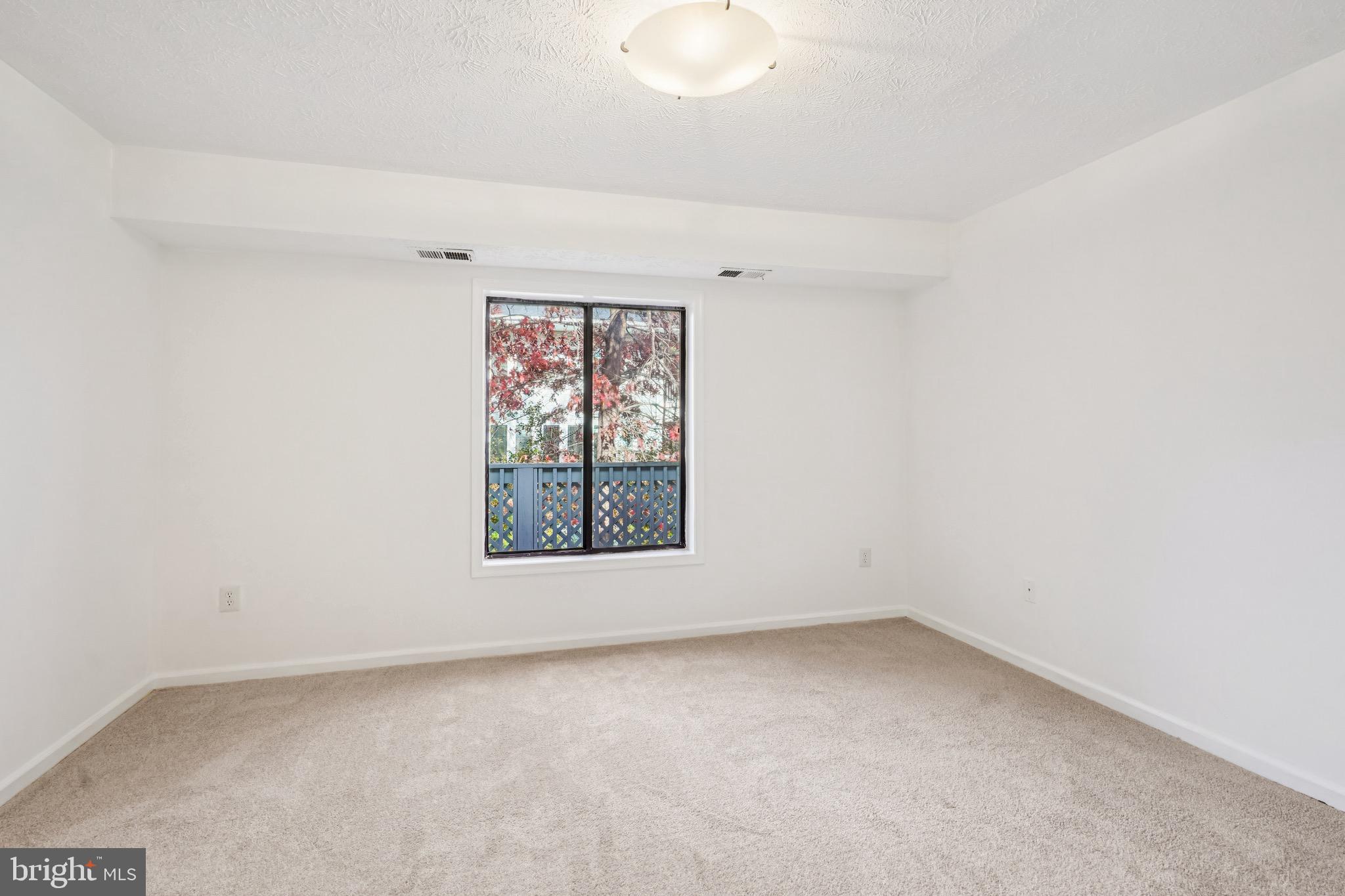 2203 Hunter's Run Drive Reston, VA 20191 - Photo 23 of 48 an empty room with a window