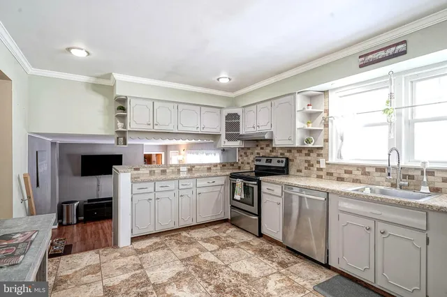 $340,000 | 101 Giammarino Avenue, Gibbstown, NJ 08027