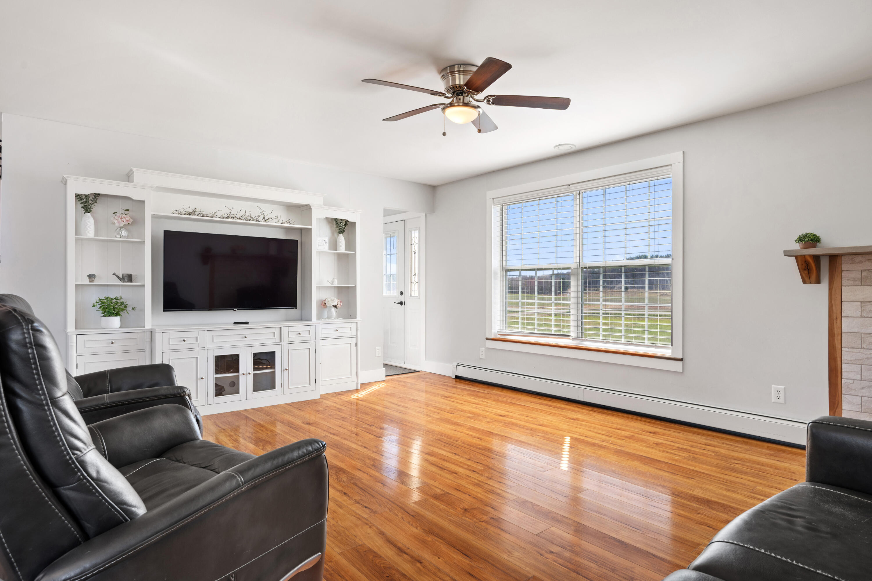 251 Coles Corner Road Winterport, ME 04496 - Photo 18 of 57 23-Living Room