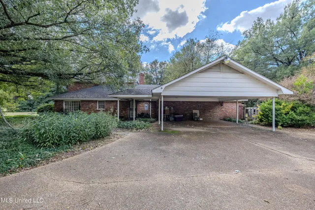 $389,900 | 1411 Memorial Drive, Boyle, MS 38730