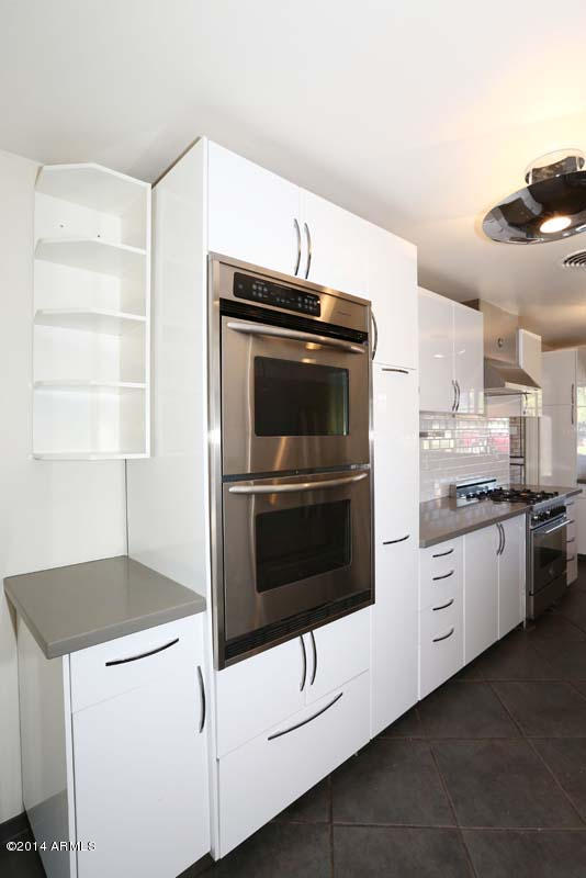 443 West Cheery Lynn Road Phoenix, AZ 85013 - Photo 6 of 20 Kitchen-Double Ovens