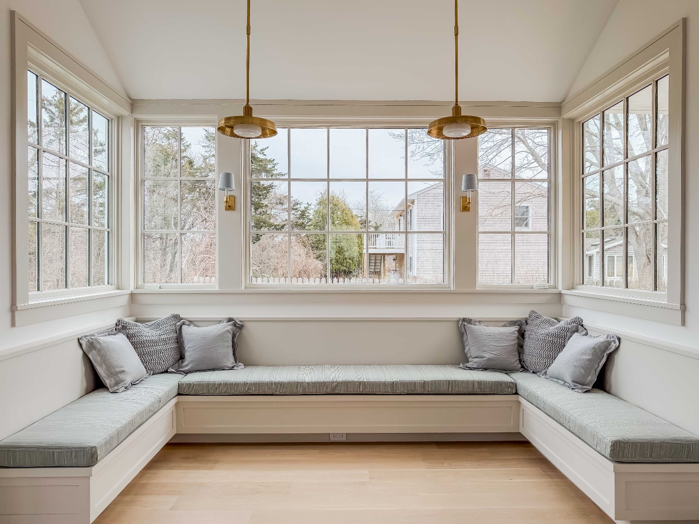 2 Lexington Avenue Edgartown, MA 02539 - Photo 19 of 41 a living room with furniture and a large window