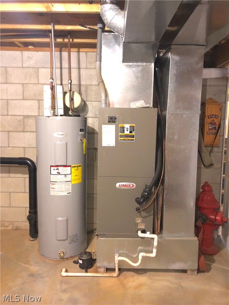 9304 Corbett Road Diamond, OH 44412 - Photo 23 of 25 Furnace/Hot water heater