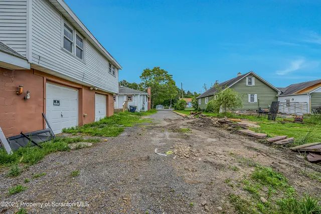 $1,750 | 664 Laurel Drive, Unit REAR, Tobyhanna, PA 18466