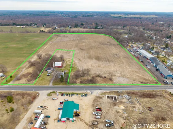 $2,100,000 | 11250 Sparta Avenue Northwest, Sparta, MI 49345