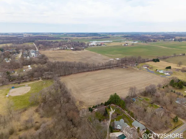 $2,100,000 | 11250 Sparta Avenue Northwest, Sparta, MI 49345