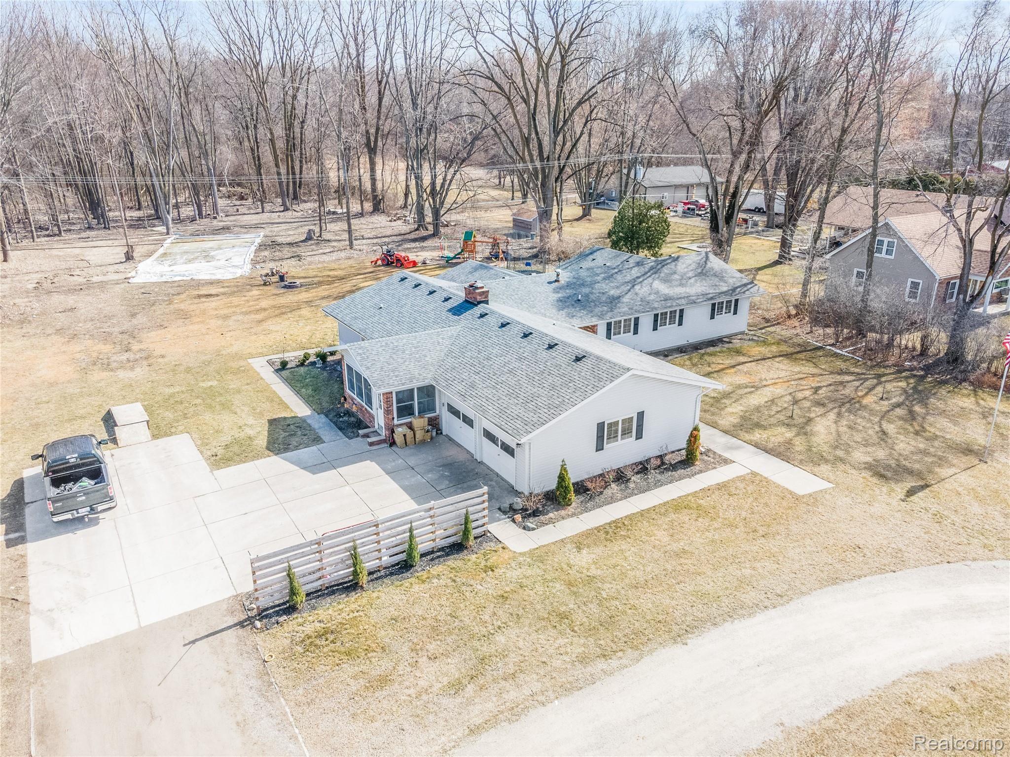 24105 Waltz Road New Boston, MI 48164 - Photo 3 of 40 24105 Waltz Rd-0008-2.jpg