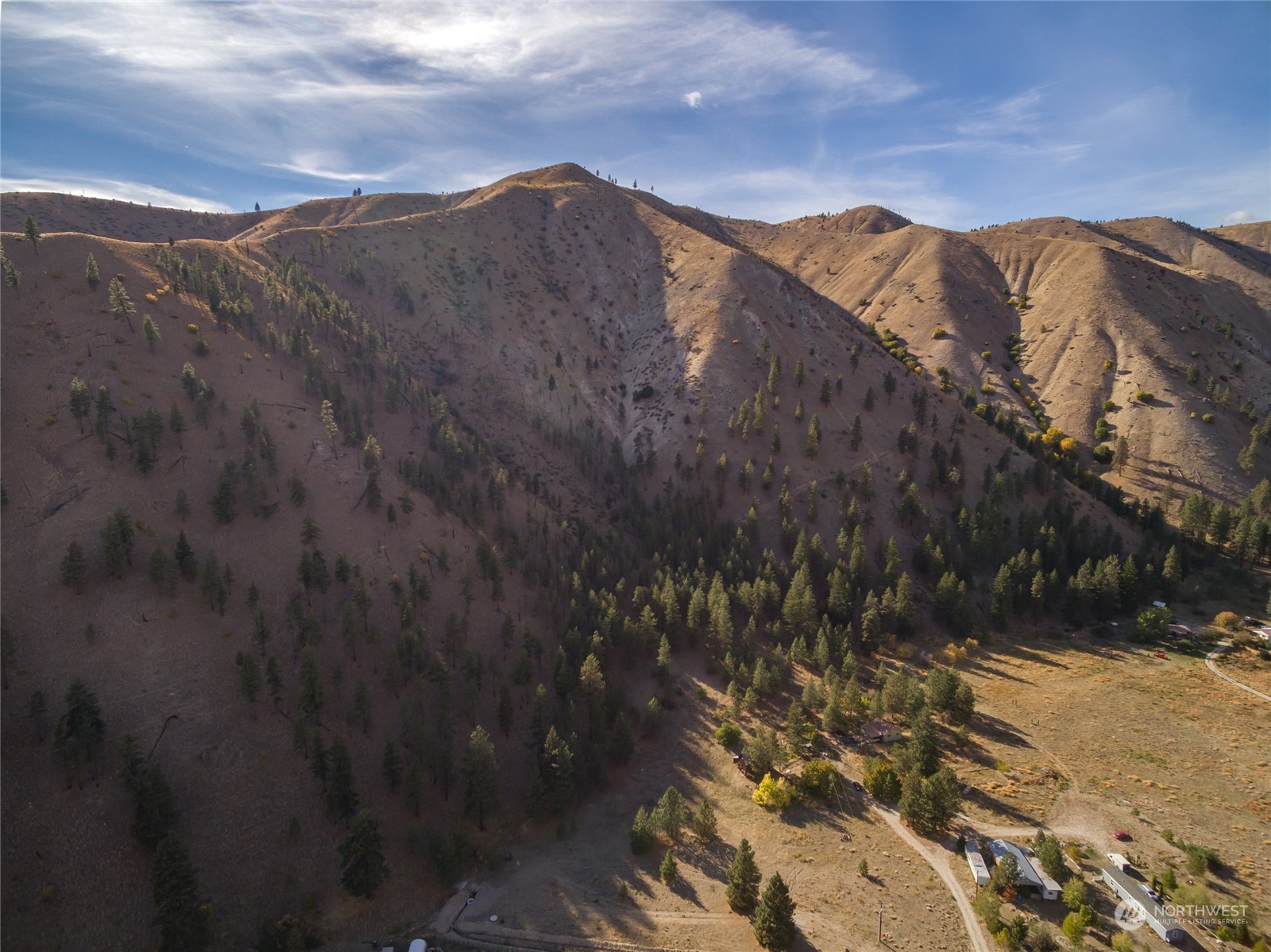 6500 Navarre Coulee Road Chelan, WA 98816 - Photo 3 of 19 Gallery Image 3