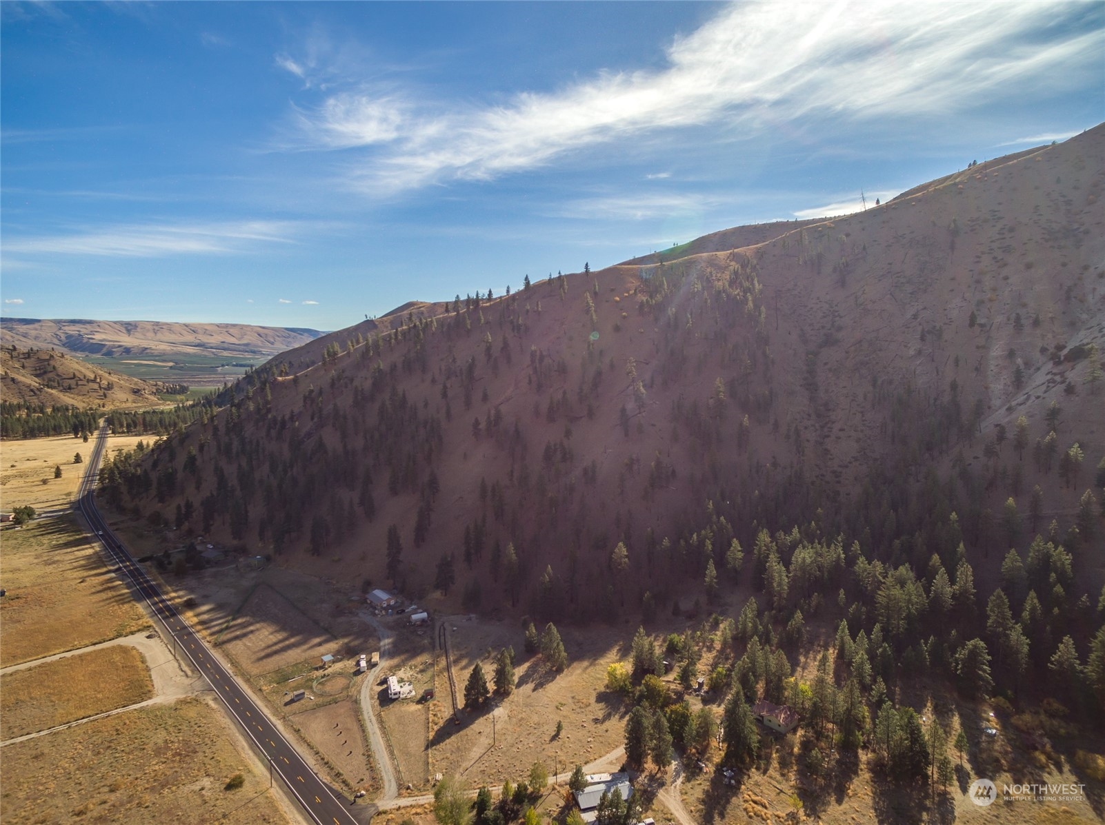 6500 Navarre Coulee Road Chelan, WA 98816 - Photo 4 of 19 Gallery Image 4