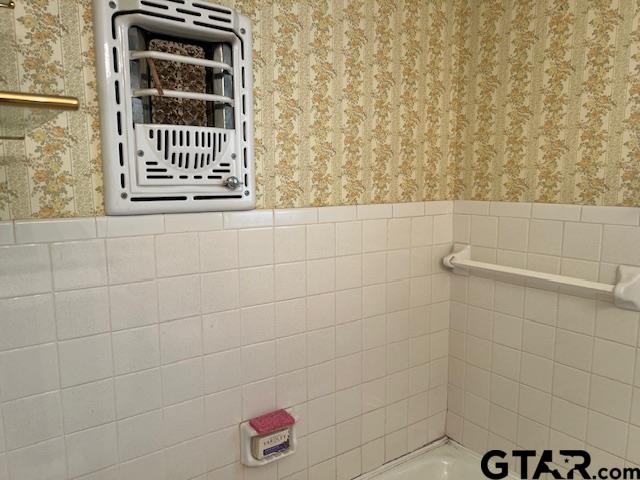 216 Arch Davis Road Pittsburg, TX 75686 - Photo 13 of 20 a view of a bathroom