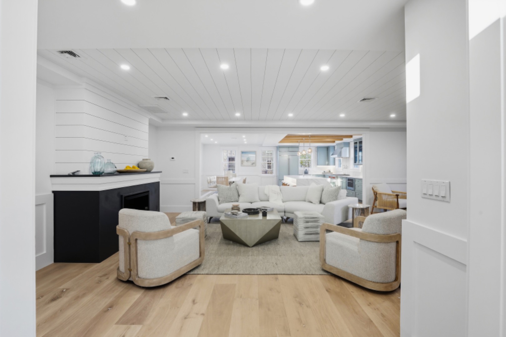 2 Mariner Way Nantucket, MA 02554 - Photo 9 of 35