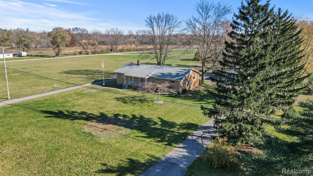 55700 Hayes Road Macomb, MI 48042 - Photo 7 of 47