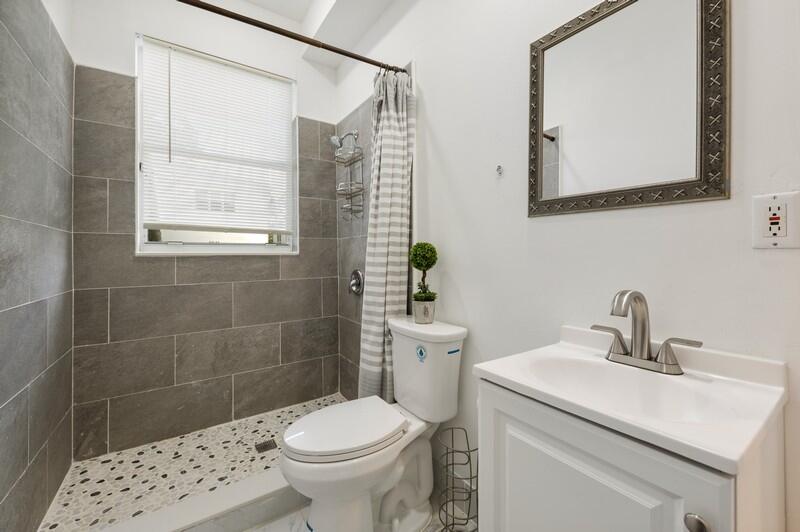 4285 Northwest 66th Place Boca Raton, FL 33496 - Photo 14 of 20 15_4285NW66thPlace_10_3rdBathroom_FlexML