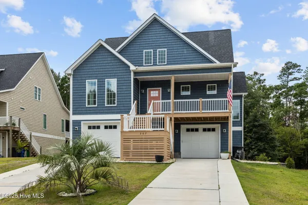 $1,020,000 | 307 Cape Fear Loop, Emerald Isle, NC 28594