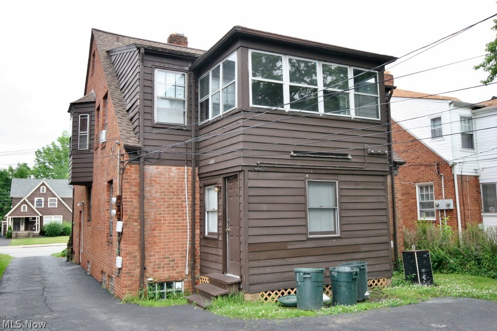 13602 Cedar Road Cleveland, OH 44118 - Photo 11 of 11 Extra room in back in both units..