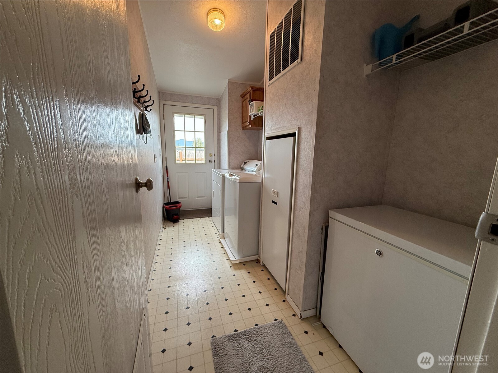 8713 F & S Grade Road Sedro-Woolley, WA 98284 - Photo 24 of 31 Gallery Image 24