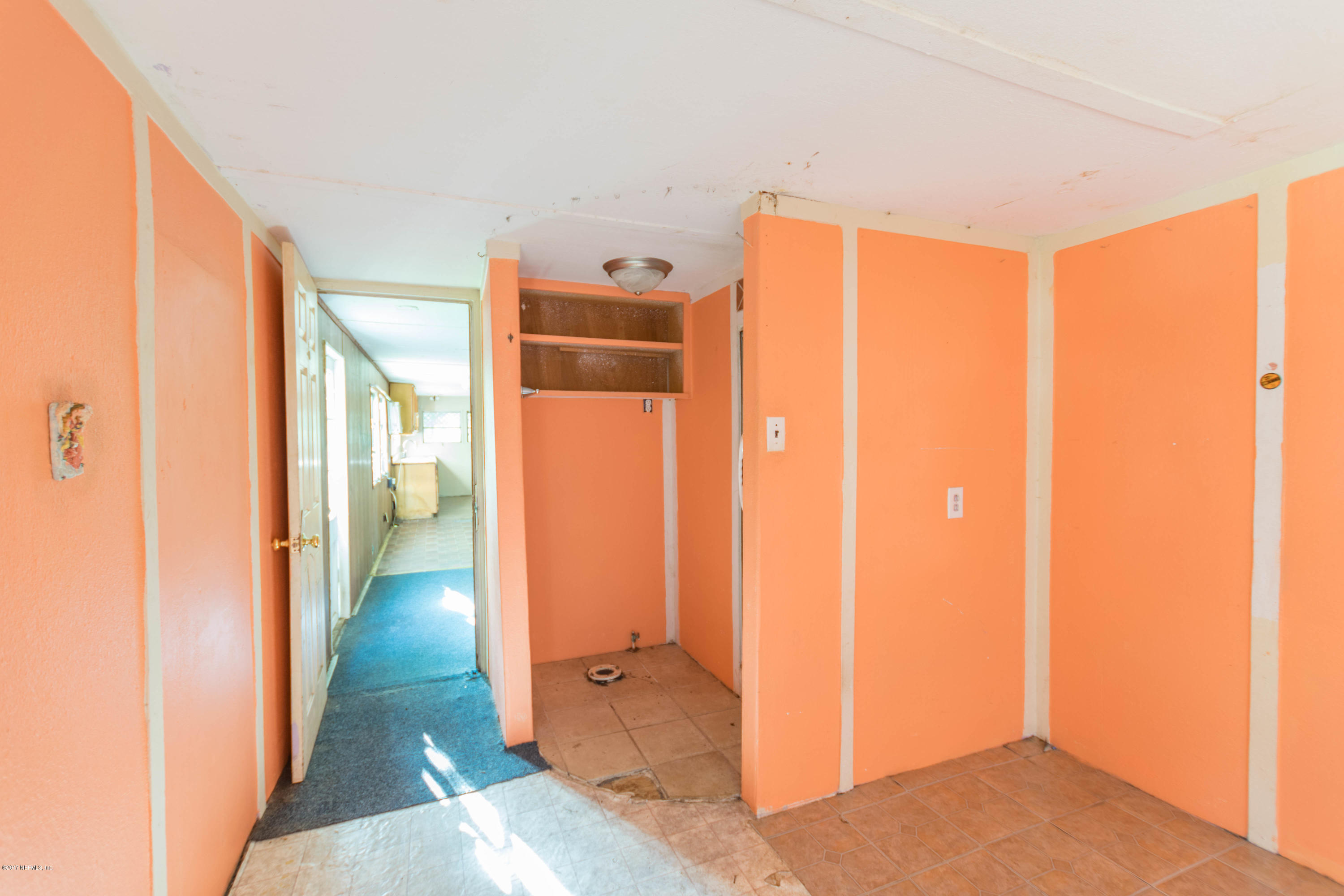 3713 Starratt Road Jacksonville, FL 32226 - Photo 7 of 11 a view of closet area