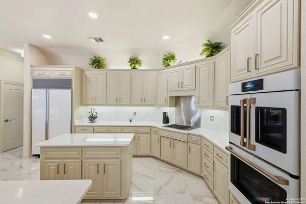 $1,050,000 | 9610 Trophy Oaks Drive, San Antonio, TX 78266